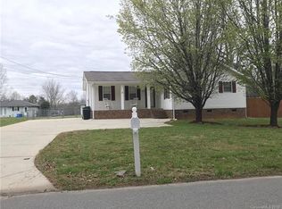 2702 Sunset Dr, Gastonia, NC 28054