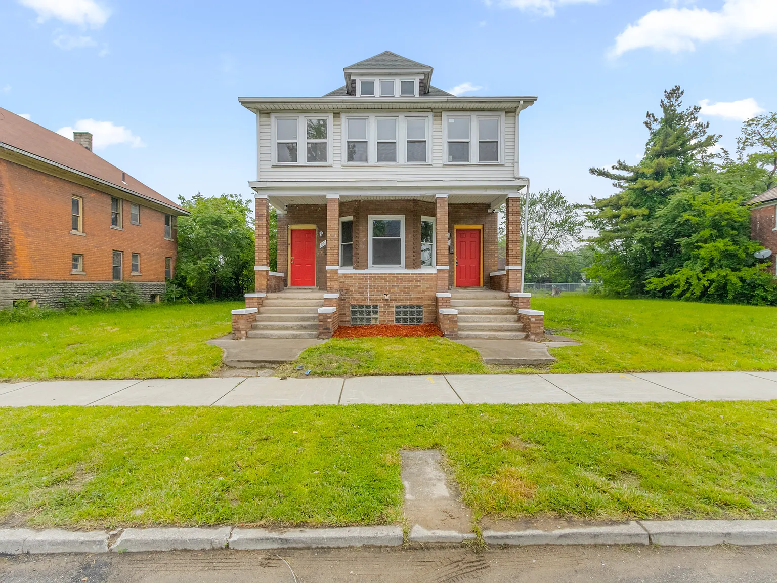 2 bed, 2548 sqft, $1,300 — Photo 1
