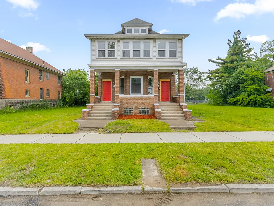 3008 Lothrop St