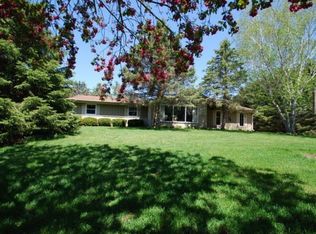 N88W35190 Mapleton Rd, Oconomowoc, WI 53066