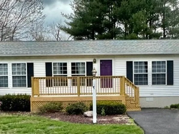 15 Trailwood Dr, Bridgewater, MA 02324