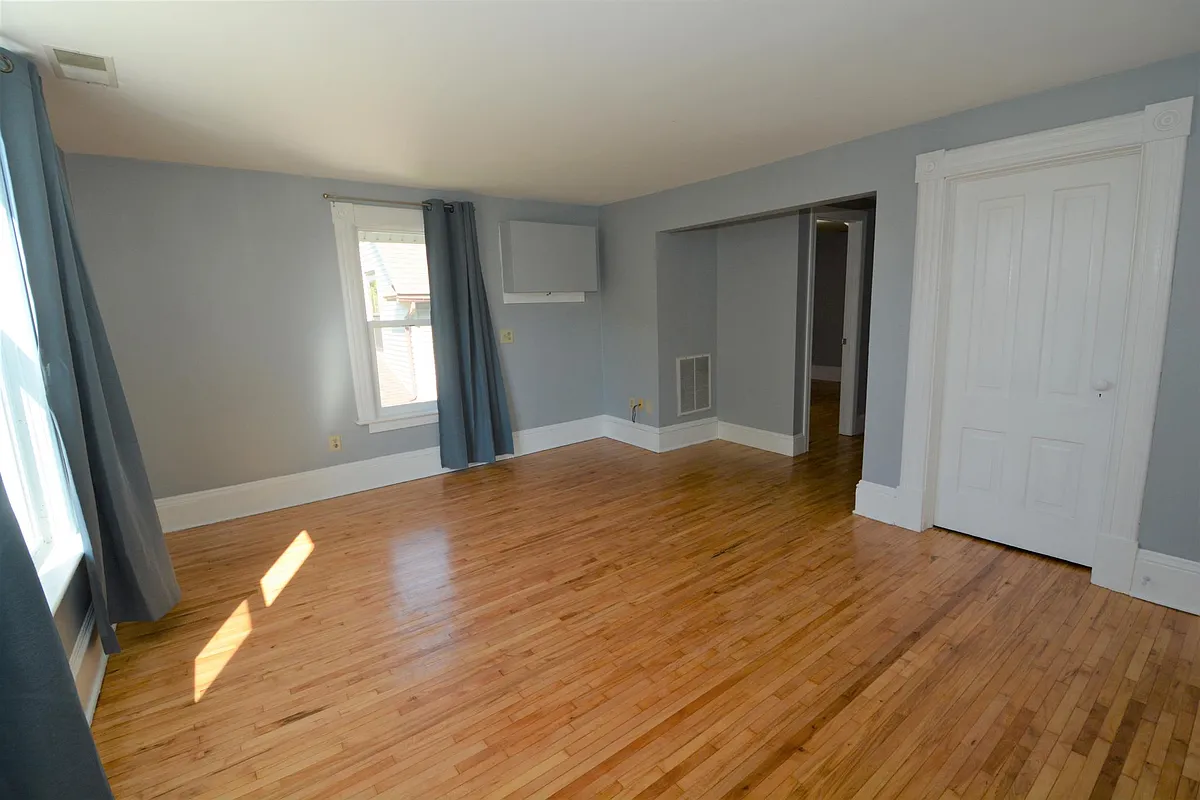 Living room - 1100 15th Ave SE #2
