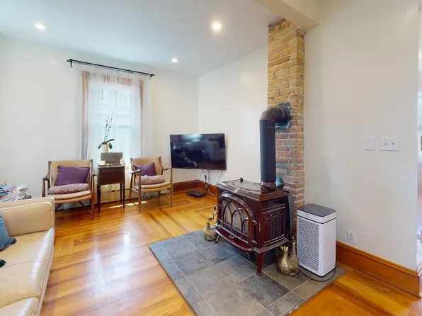 (undisclosed Address), Somerville, MA 02145