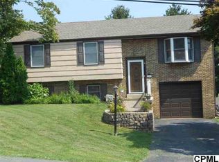 207 Cockleys Dr, Mechanicsburg, PA 17055