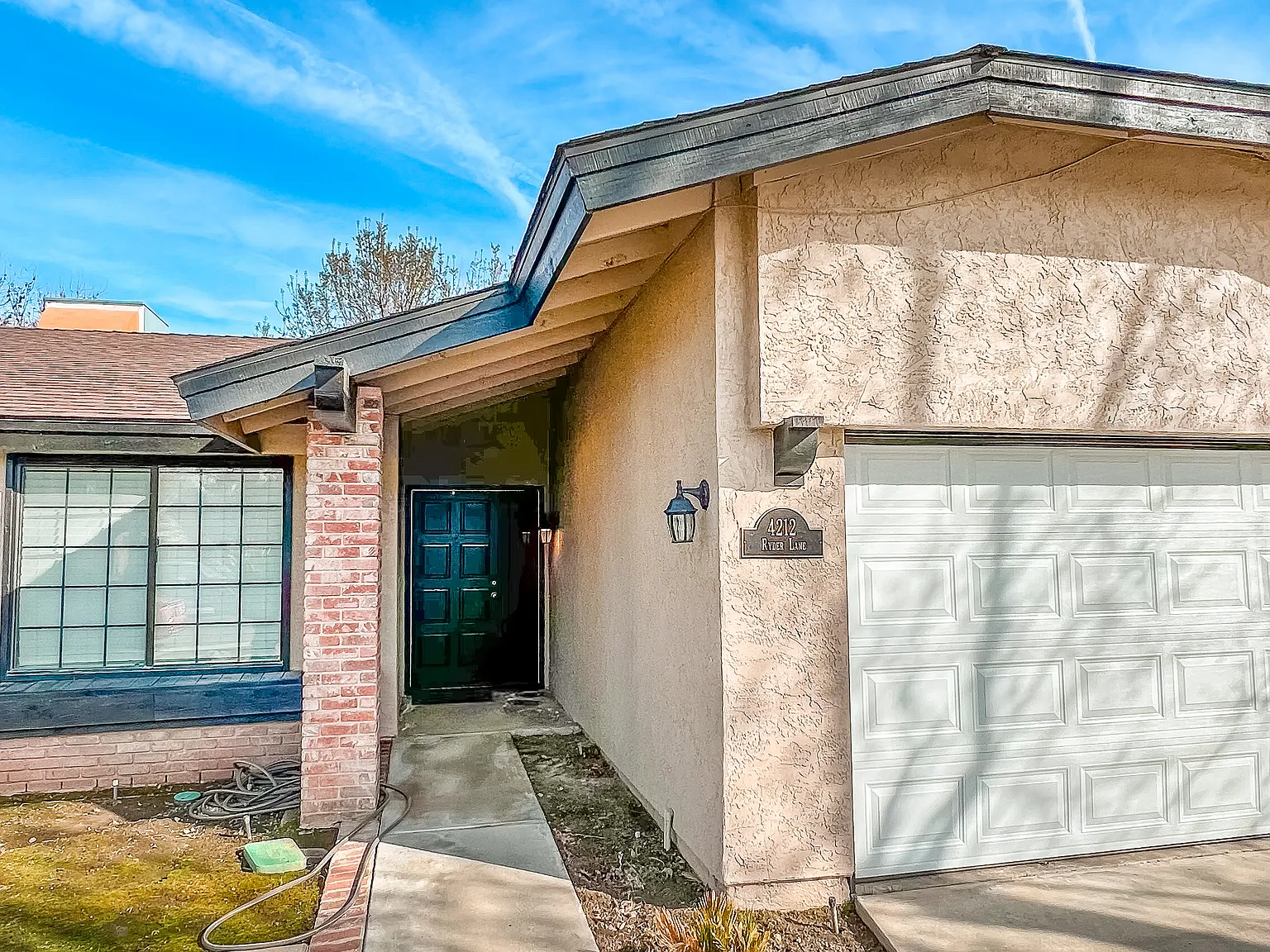 3 bed, 1316 sqft, $2,195 — Photo 2