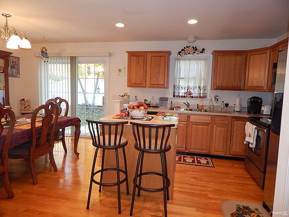 Center Island, Ample Recessed Lighting