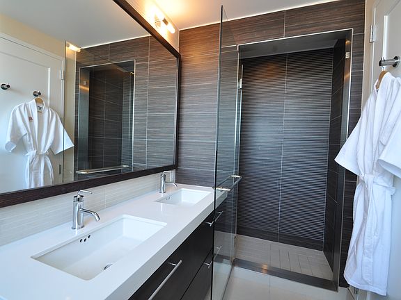 2nd image of 200 W 72nd St APT 15D