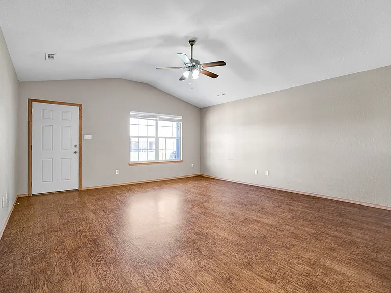 316 Apple Valley Dr — Photo 5