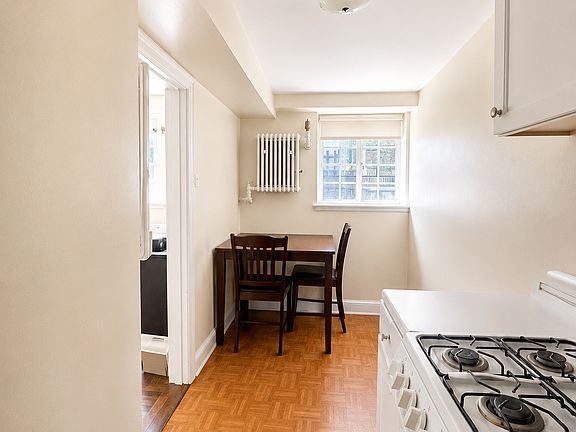 3rd image of 36 Highland Ave APT A