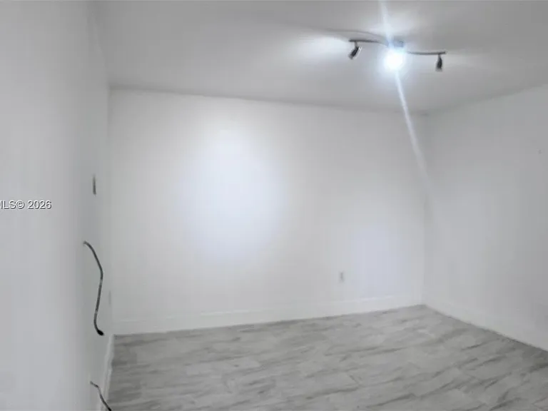 2138 SW 6th St #101 — Photo 11