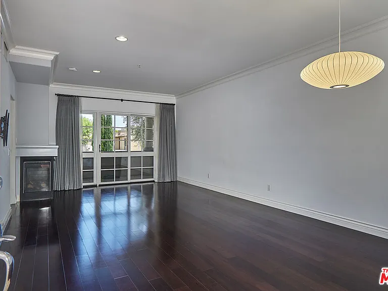 851 N San Vicente Blvd #102 — Photo 3