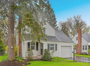 4400 Arondale Dr, Williamsville, NY 14221
