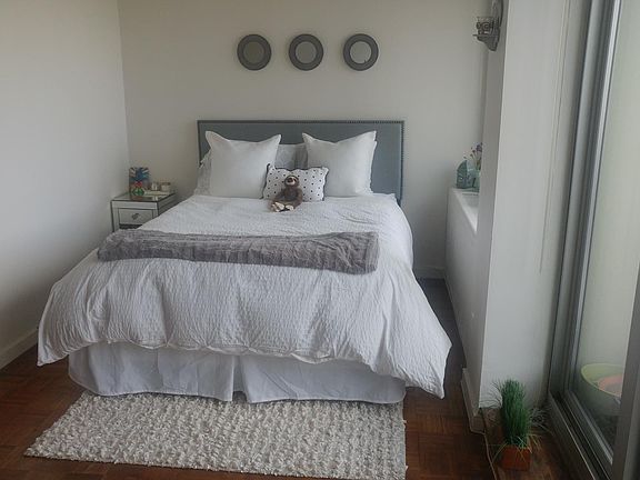 Sleeping alcove.