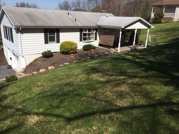 2nd image of 212 Crestview Ave