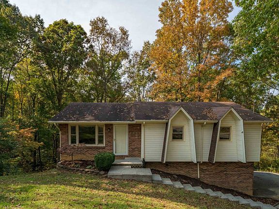 3rd image of 278 Whispering Woods Dr