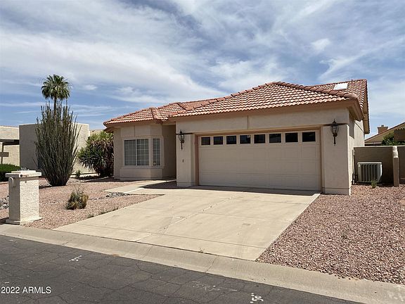 3rd image of 10533 E Elmhurst Dr