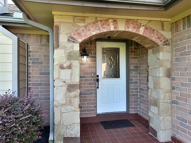 11315 Waxwood Dr — Photo 3
