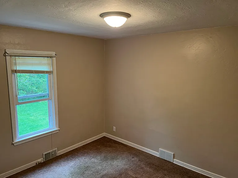 1190 Pittsburgh Rd — Photo 15