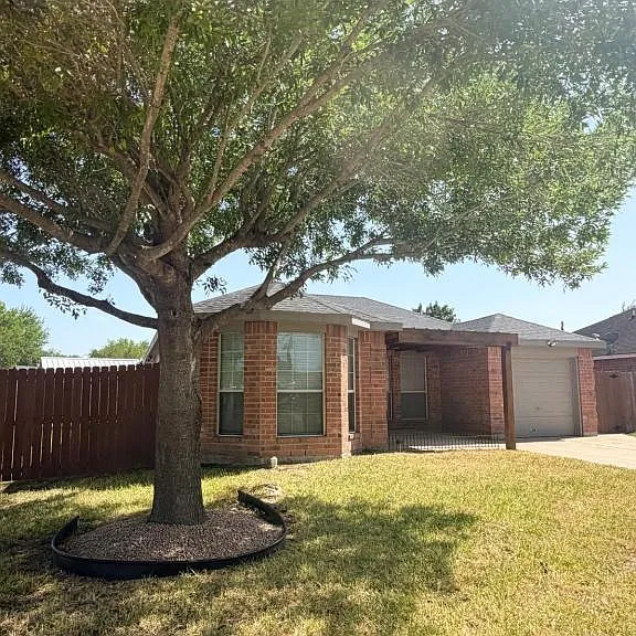 1724 Wilcox Dr — Photo 1