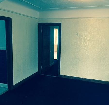 3rd image of 724 Marquette Dr