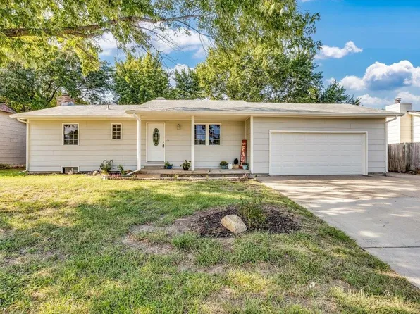 1301 E Riley Ave, Haysville, KS 67060