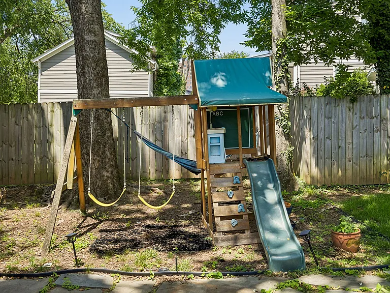 1011 Bate Ave — Photo 43