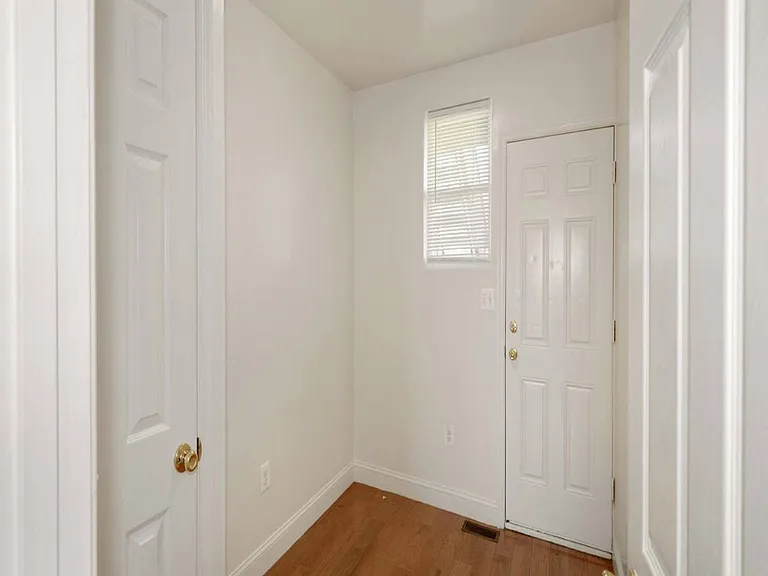 212 Orange St SE #3 — Photo 4