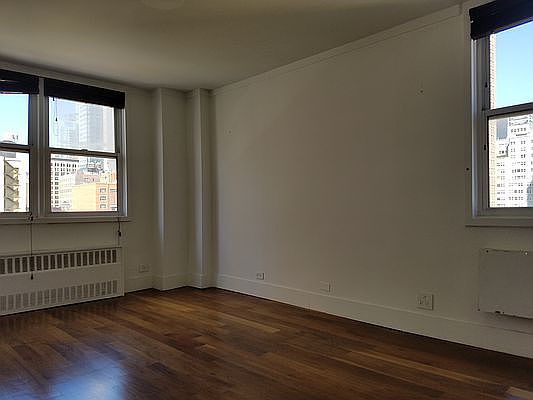 3rd image of 200 E 30th St APT 6L