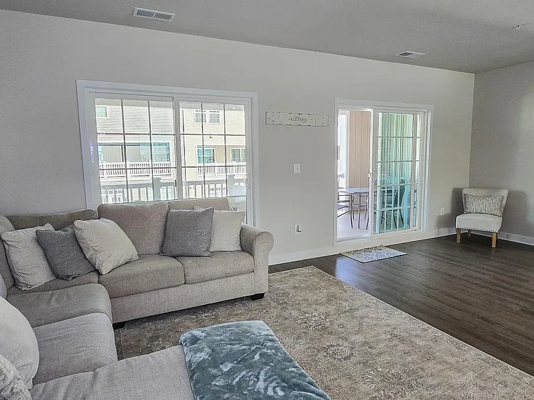 5426 Greenpoint Ln — Photo 25