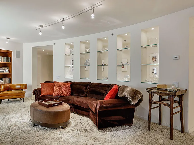 2950 Dean Pkwy #1903-4 — Photo 43
