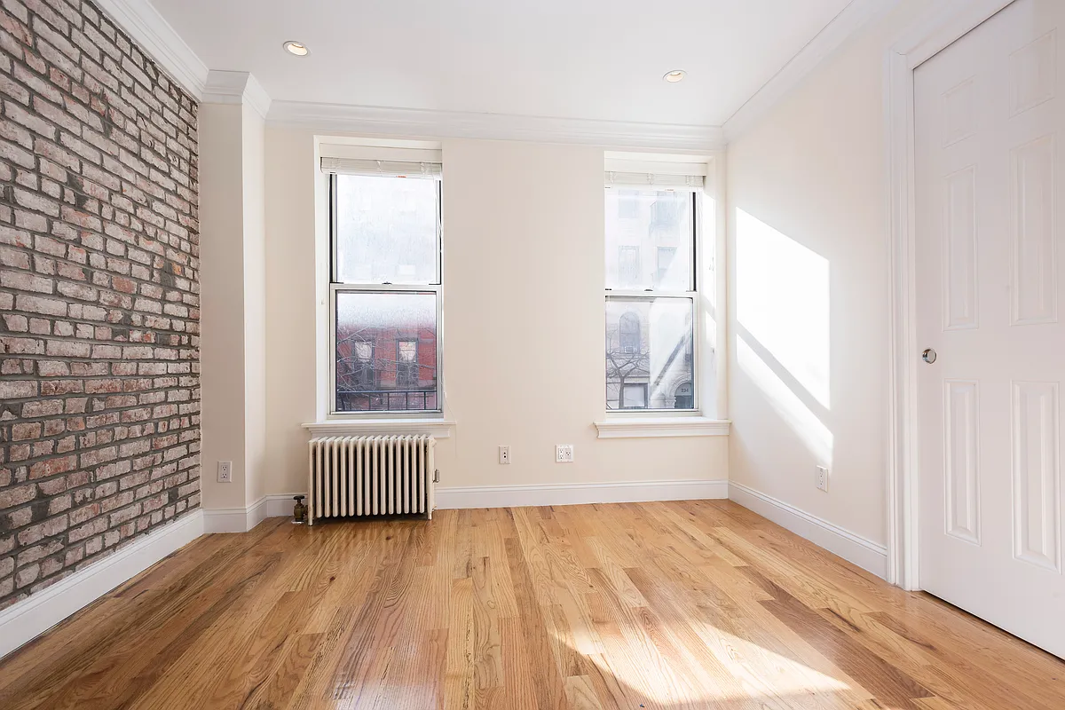 Building Photo - 227 E 89th St #4A