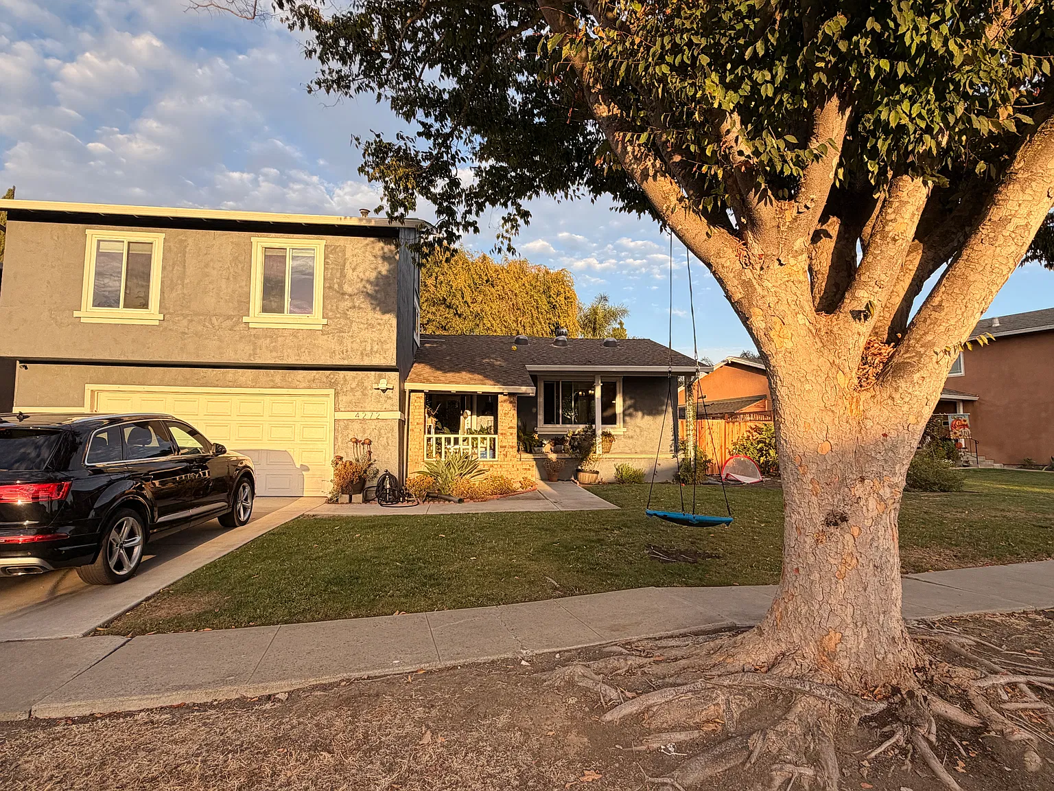 4 bed, 2.5 bath, 2124 sqft, $5,100 — Photo 2