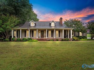 112 Whitfield Dr, Athens, AL 35613