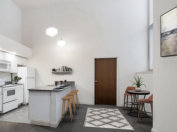 4th image of 1001 Chestnut St #405E