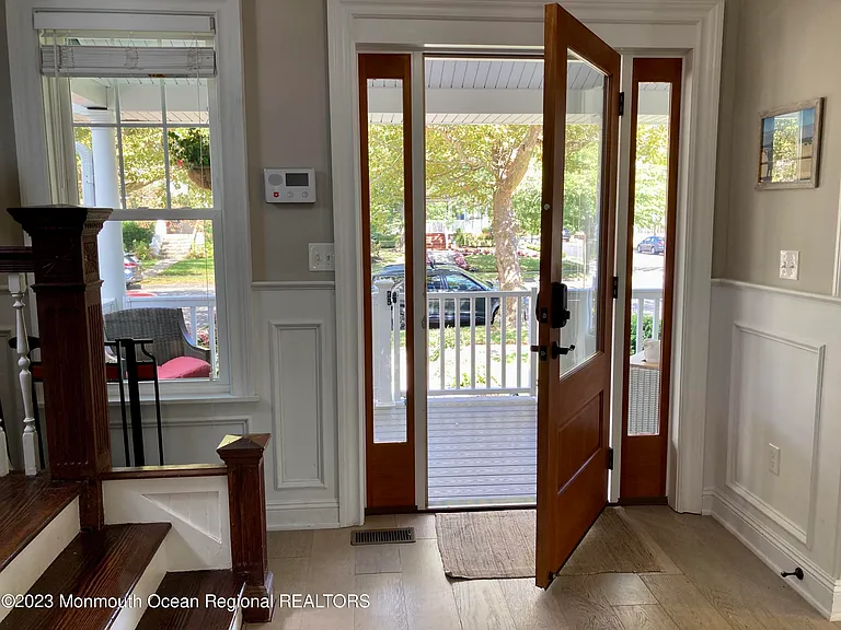 600 6th Ave — Photo 7