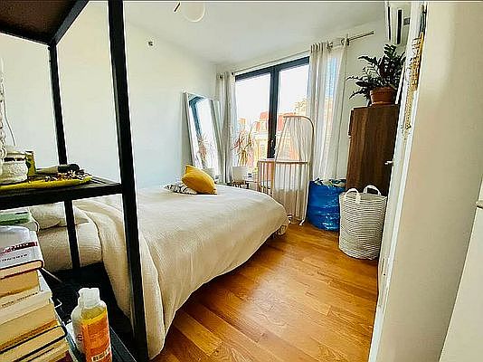 1st image of 169 Graham Ave #302