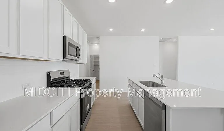 1304 Apron Trl — Photo 6