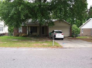 4352 Falls Dr, Hope Mills, NC 28348