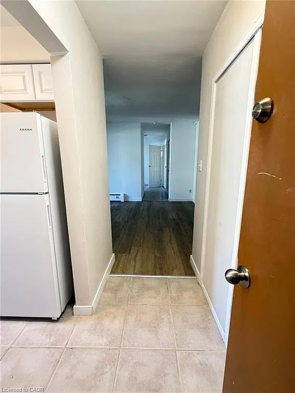 3 bed, 1.0 bath, 1000 sqft, $2,000 — Photo 2