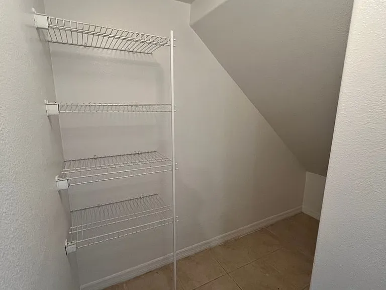 2202 Seven Oaks Dr — Photo 29