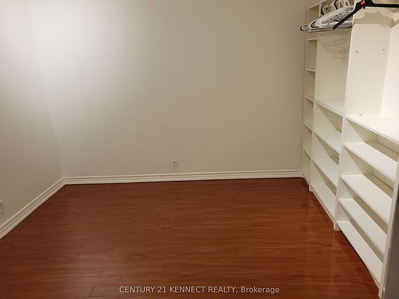5th image of 181 Augusta Ave Unit 2