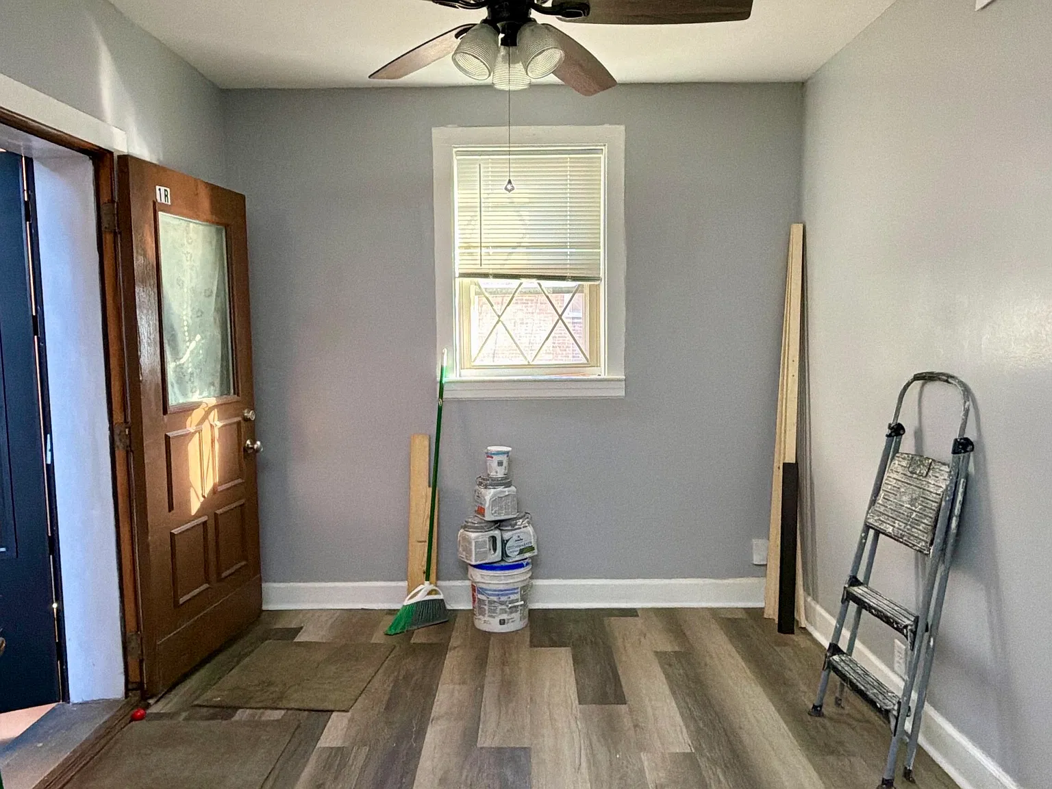 3 bed, 856 sqft, $1,400 — Photo 2