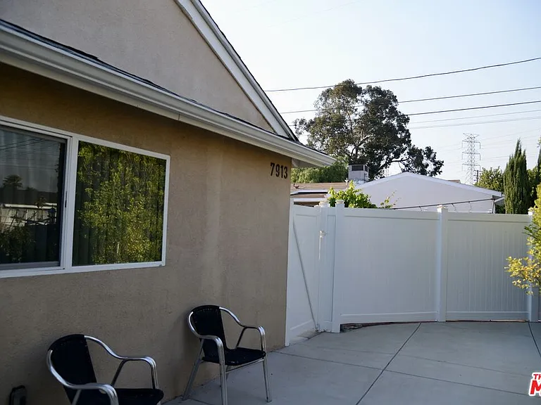 7913 Vanscoy Ave — Photo 3