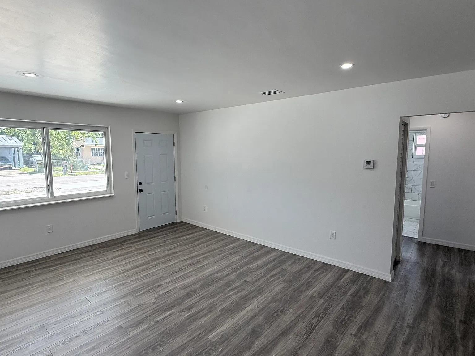 2 bed, 1.0 bath, 2551 sqft, $2,550 — Photo 4
