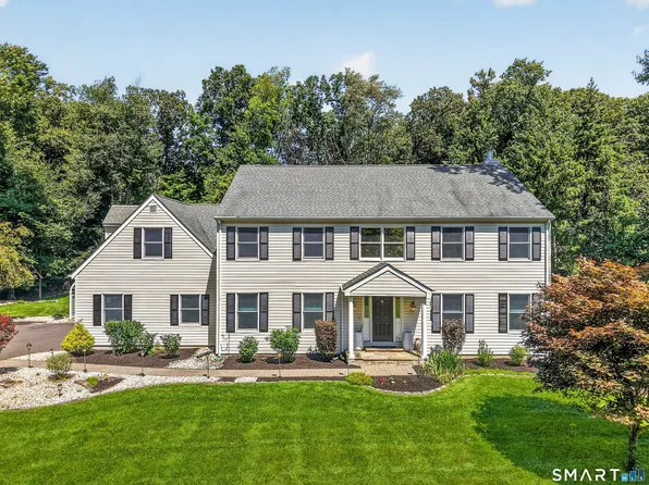 29 Maplewood Drive, Danbury, CT 06811
