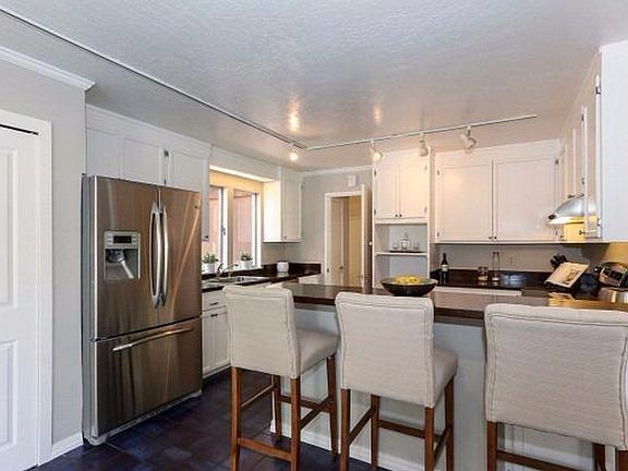 4th image of 1011 Melaleuca Ln