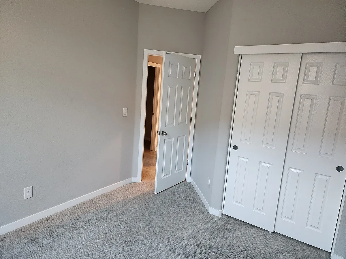 Building Photo - 5673 Cobbler Ln