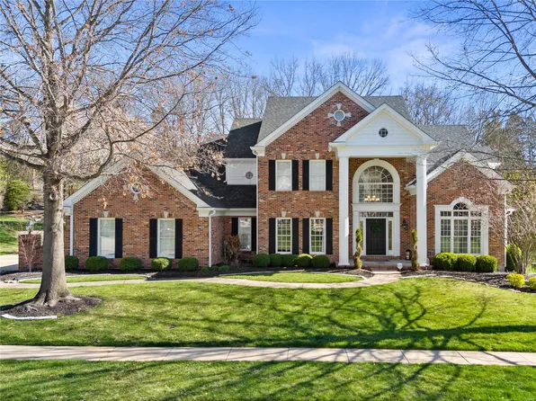 465 Pine Bend Dr, Chesterfield, MO 63005