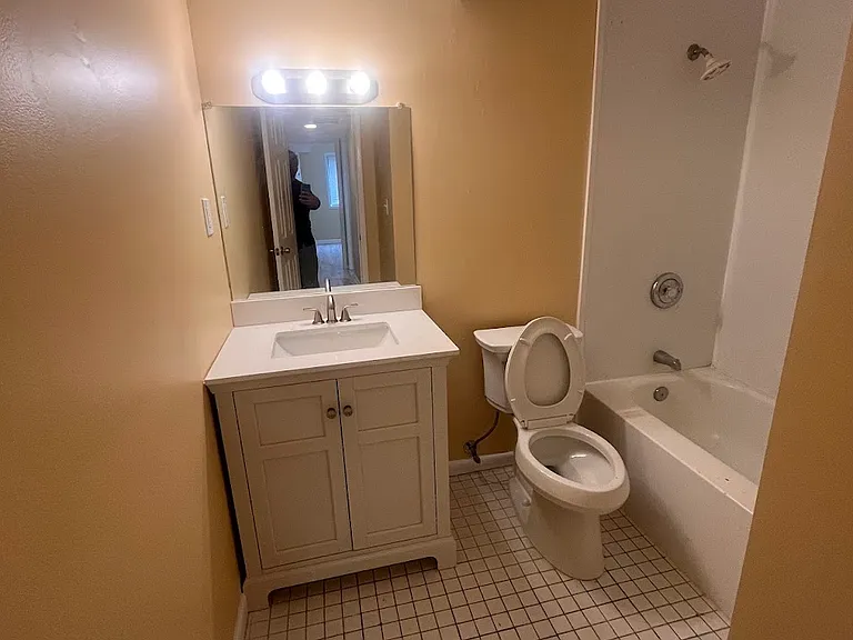 G3 Avon Dr — Photo 5