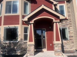 1021 Old Town Ln, Cheyenne, WY 82009